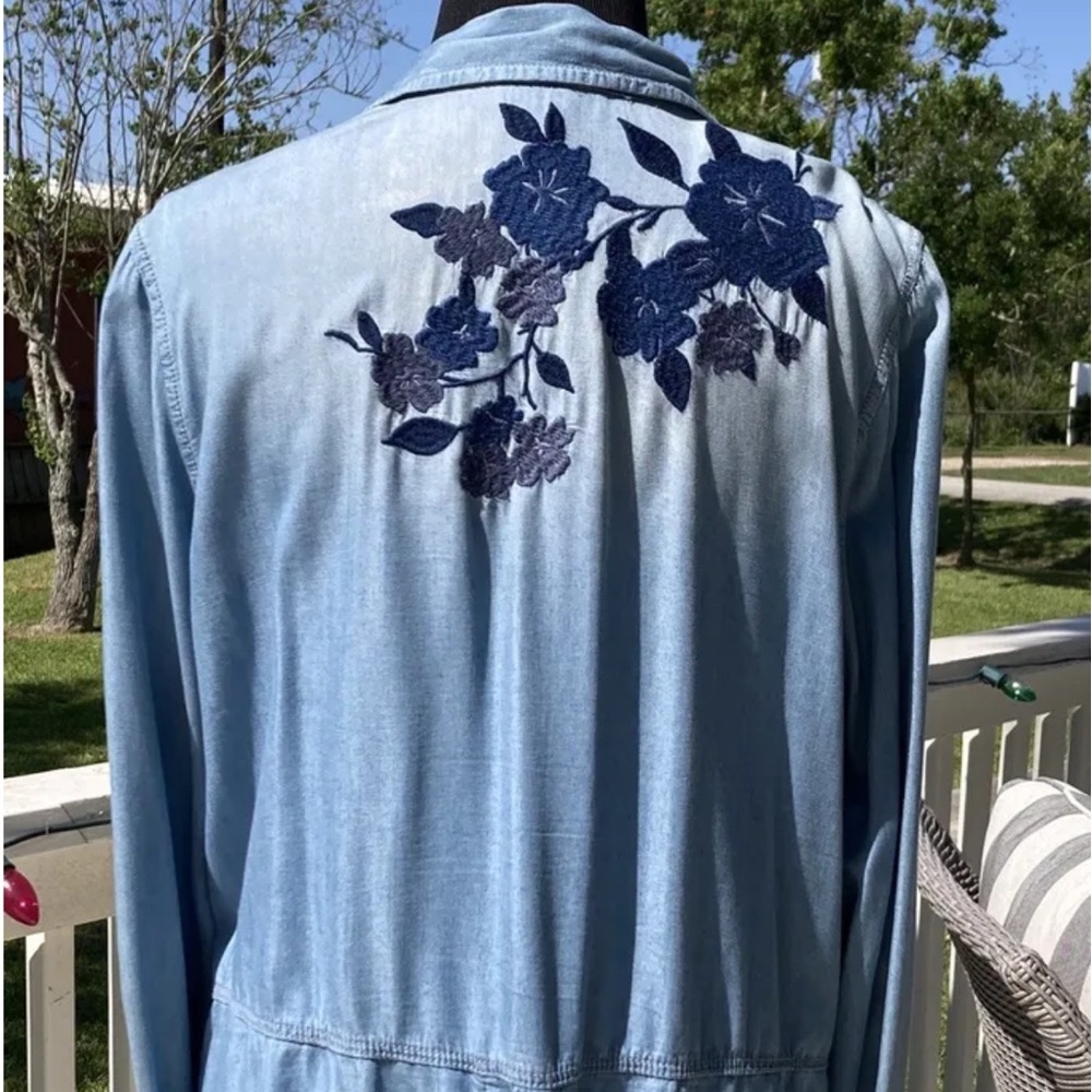 INC International Concepts Button Up Shirt Womens 12 Chambray Embroidered Top